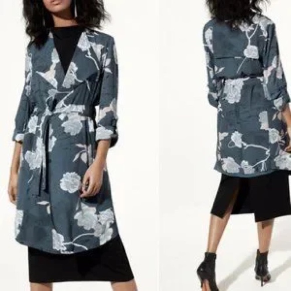 Babaton XS Flowered Kimono NWOT